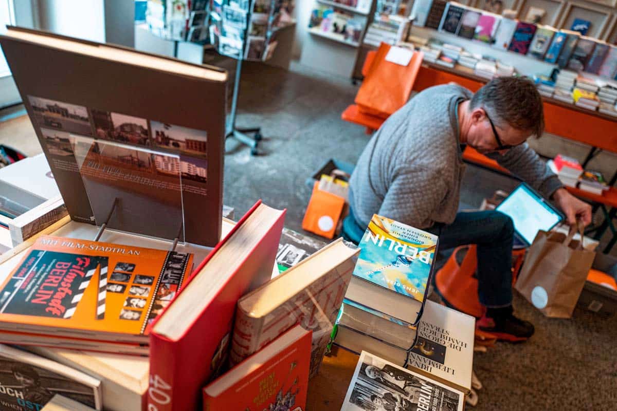 GERMANY-HEALTH-VIRUS-ECONOMY-RETAIL-BOOKSTORE