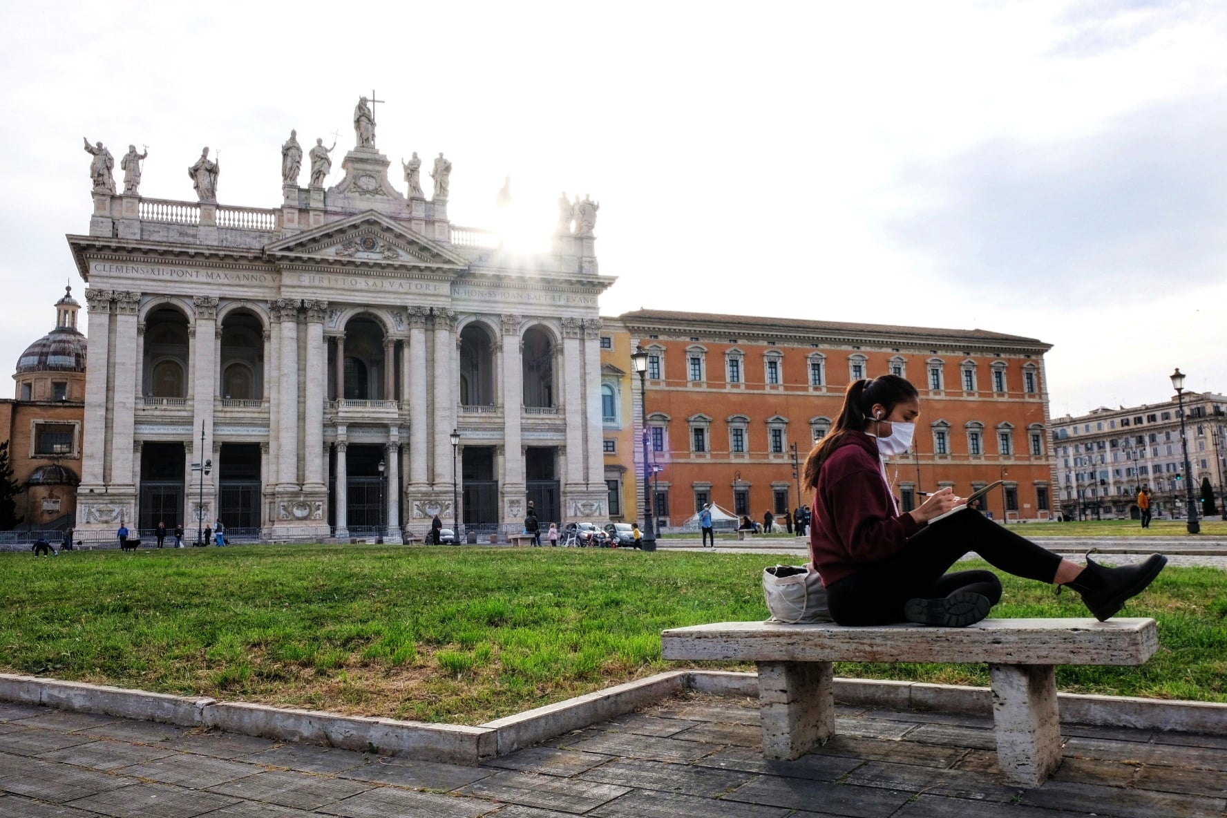 Piazza San Giovanni e dettaglio su Desireè © Renato Ferrantini
