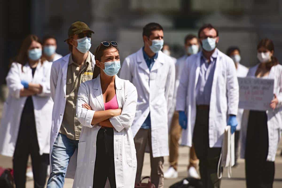 ITALY-HEALTH-VIRUS-EDUCATION-MEDICINE-PROTEST