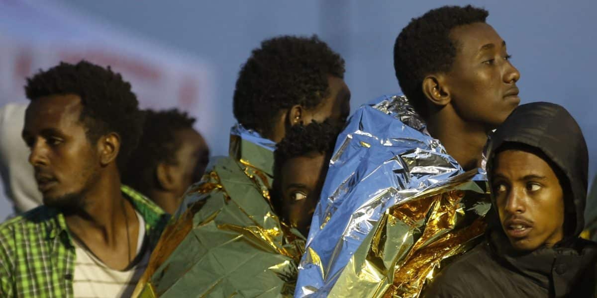 Centinaia di migranti sbarcati a Pozzallo