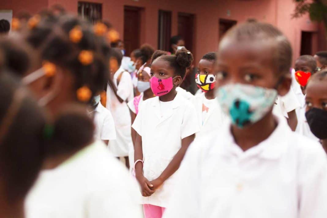 TOPSHOT-ANGOLA-HEALTH-VIRUS-EDUCATION