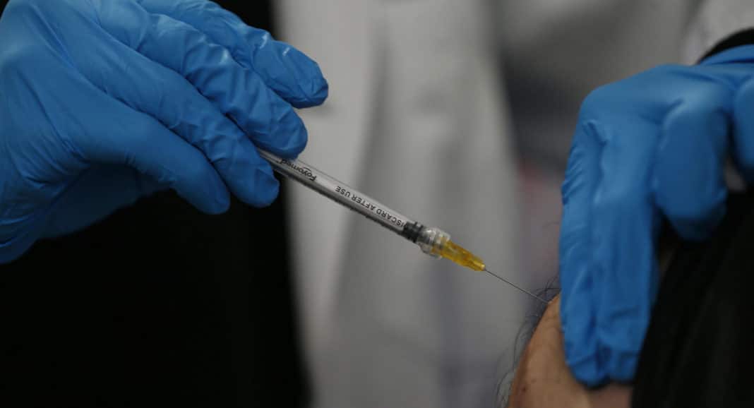 Vaccini Lazio, nel weekend open day Astrazeneca per over40