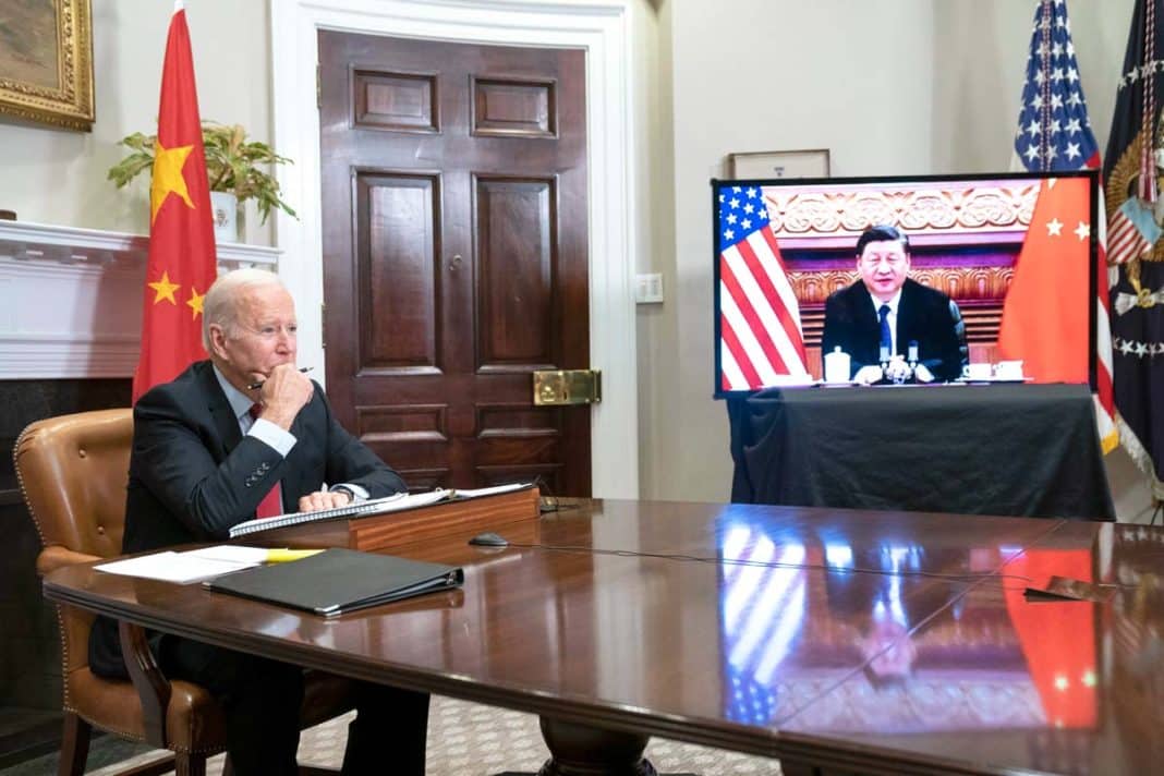 Il presidente Biden incontra virtualmente il presidente della Repubblica popolare cinese Xi Jinping