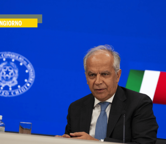Quelli giustamente protestano, questi vivono sulla luna